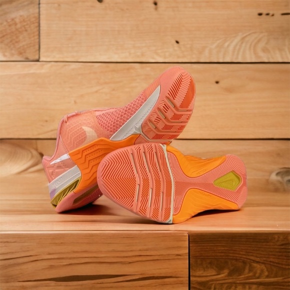 Nike women’s metcon size 10 - Picture 2 of 4